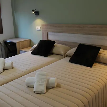 O Pedregal Hostel Lourenza